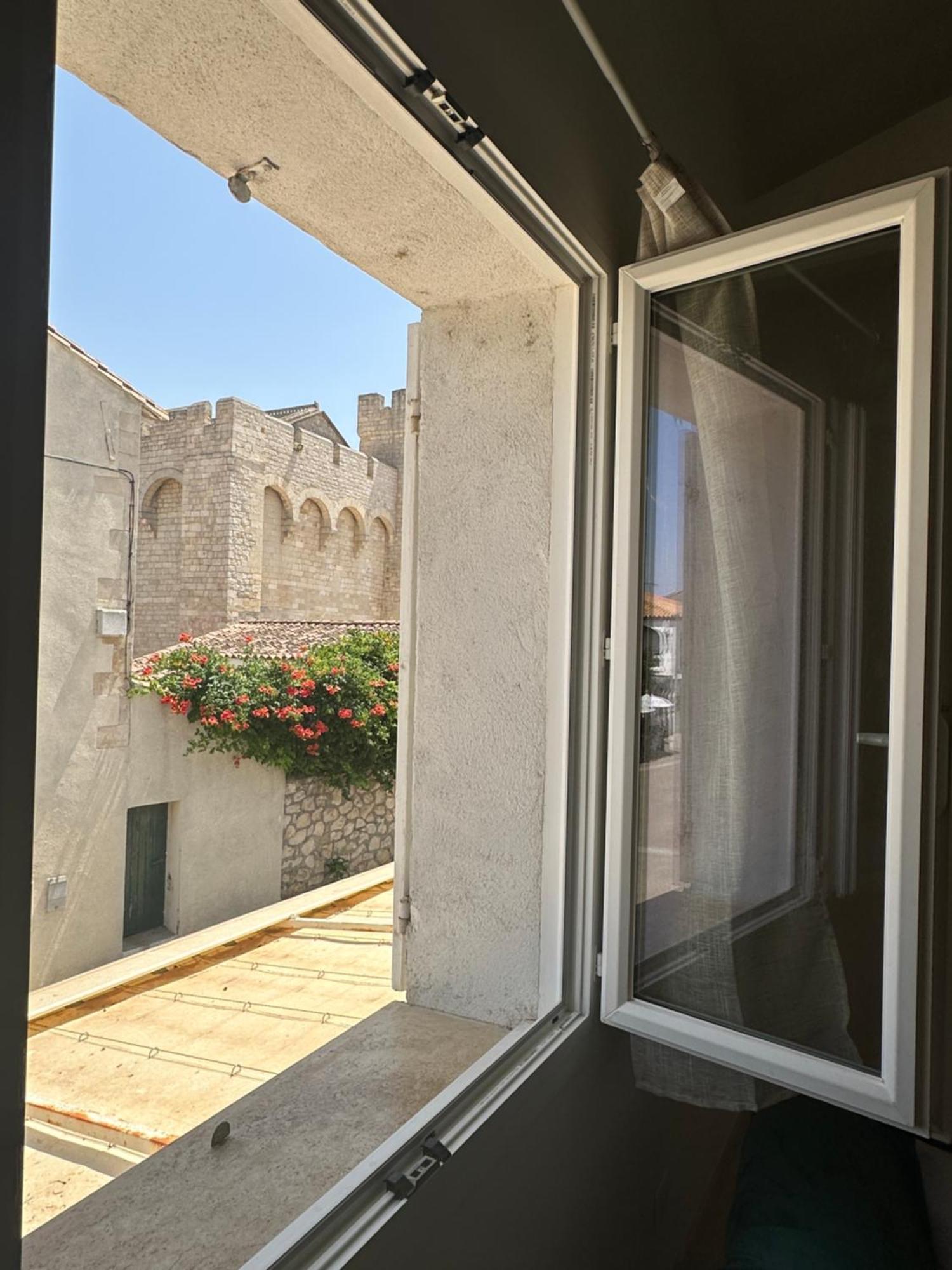 Appartement Avec Vue Sur L Eglise Des Saintes Exterior photo